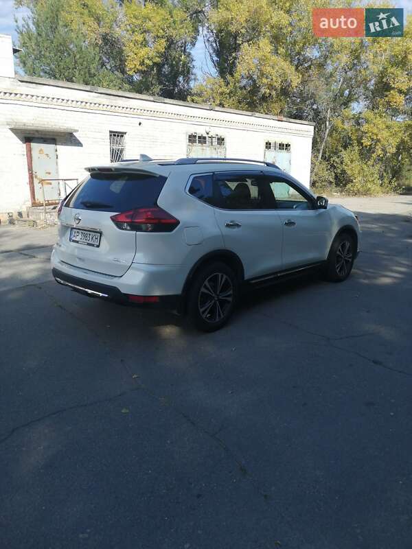 Позашляховик / Кросовер Nissan Rogue 2017 в Горішніх Плавнях