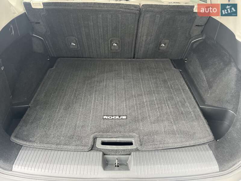 Внедорожник / Кроссовер Nissan Rogue 2021 в Черкассах