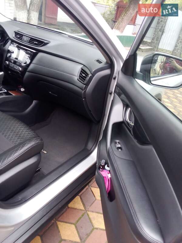 Позашляховик / Кросовер Nissan Rogue 2017 в Шполі