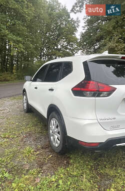 Внедорожник / Кроссовер Nissan Rogue 2017 в 