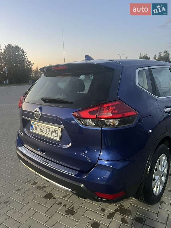 Внедорожник / Кроссовер Nissan Rogue 2017 в Сокале