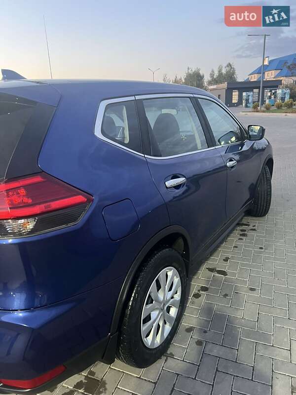 Внедорожник / Кроссовер Nissan Rogue 2017 в Сокале
