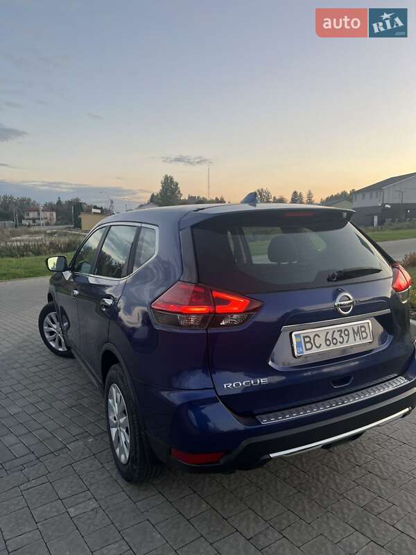 Внедорожник / Кроссовер Nissan Rogue 2017 в Сокале