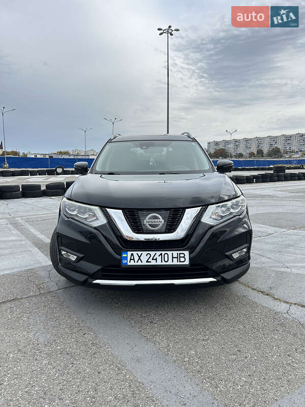Позашляховик / Кросовер Nissan Rogue 2017 в Харкові