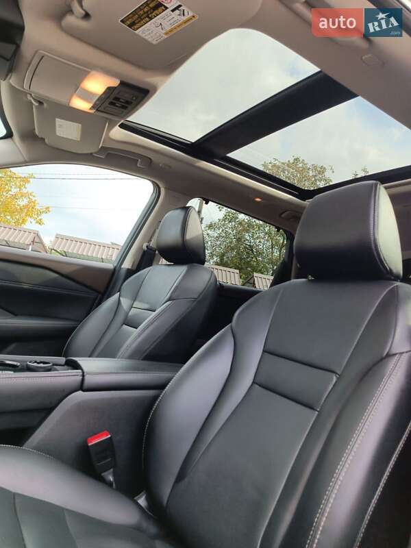 Позашляховик / Кросовер Nissan Rogue 2023 в Києві