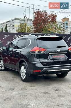 Внедорожник / Кроссовер Nissan Rogue 2017 в 