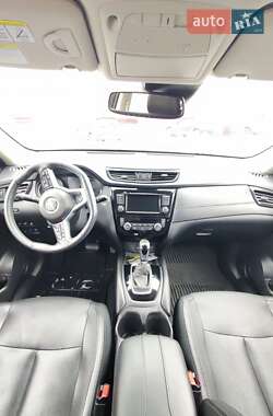 Внедорожник / Кроссовер Nissan Rogue 2018 в 