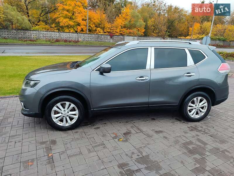 Позашляховик / Кросовер Nissan Rogue 2015 в Києві