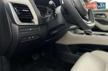 Внедорожник / Кроссовер Nissan Rogue 2023 в 