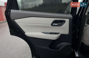 Внедорожник / Кроссовер Nissan Rogue 2023 в 