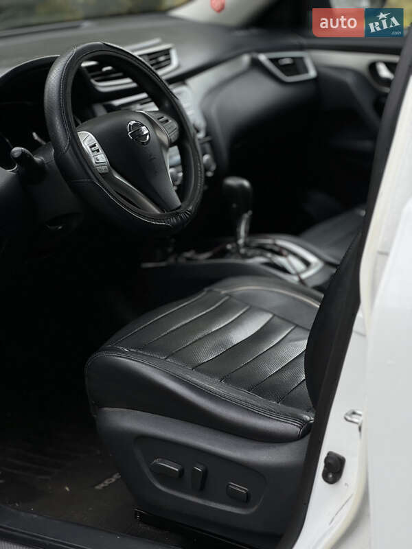 Внедорожник / Кроссовер Nissan Rogue 2016 в Черкассах