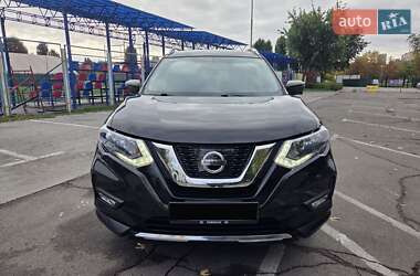Внедорожник / Кроссовер Nissan Rogue 2017 в 