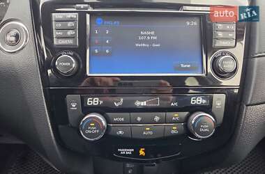 Внедорожник / Кроссовер Nissan Rogue 2017 в 