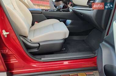 Внедорожник / Кроссовер Nissan Rogue 2021 в 