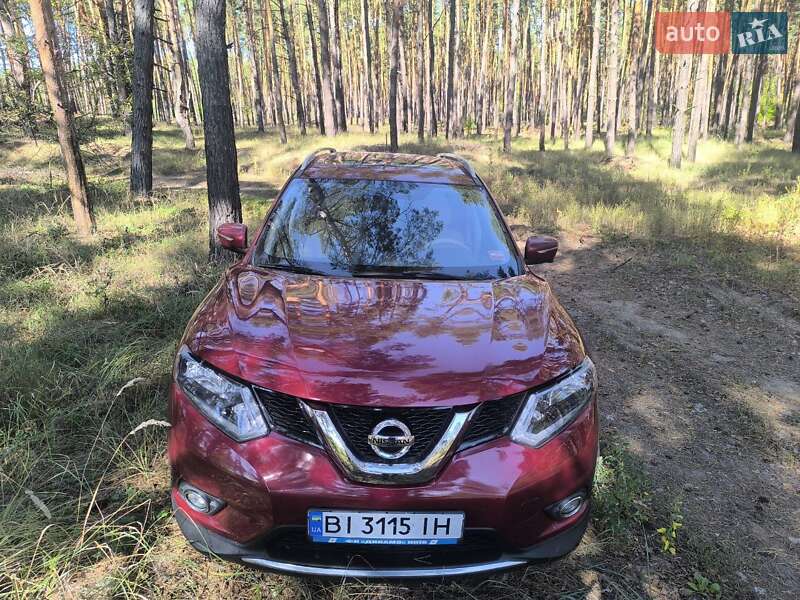 Позашляховик / Кросовер Nissan Rogue 2015 в Кременчуці