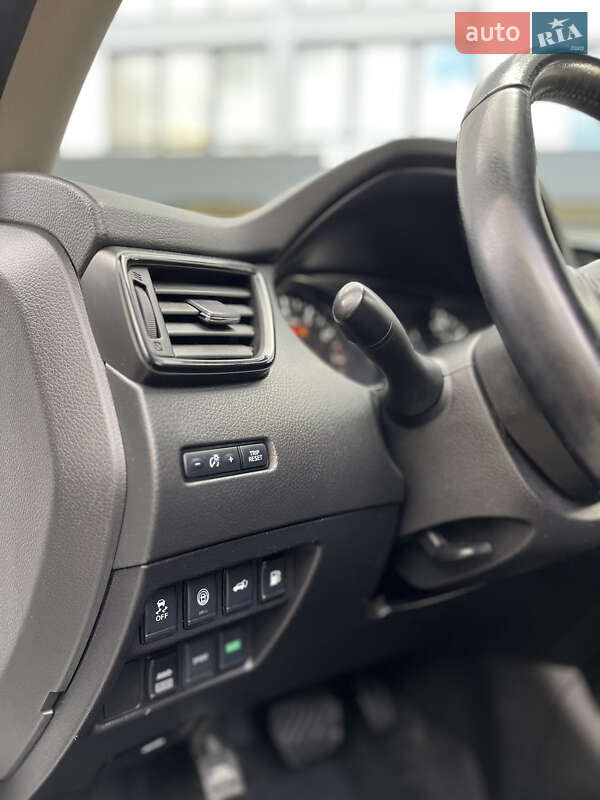 Внедорожник / Кроссовер Nissan Rogue 2019 в Львове