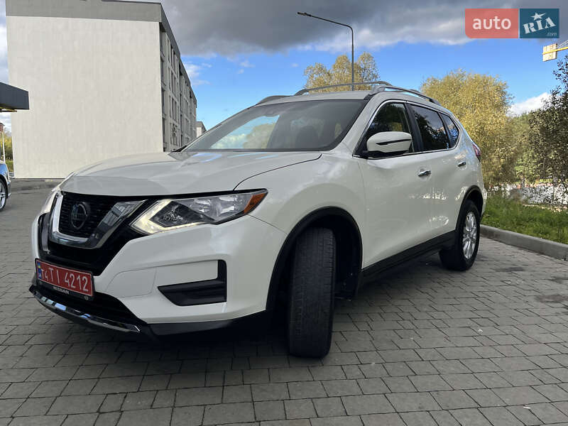 Внедорожник / Кроссовер Nissan Rogue 2019 в Львове