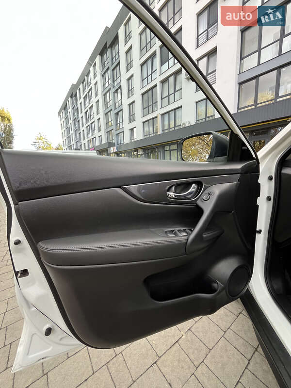 Внедорожник / Кроссовер Nissan Rogue 2019 в Львове