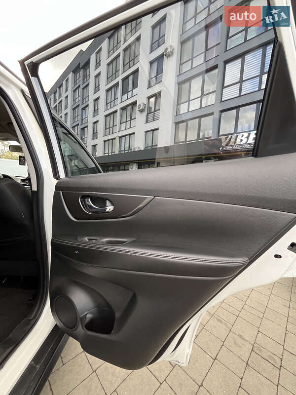 Внедорожник / Кроссовер Nissan Rogue 2019 в Львове