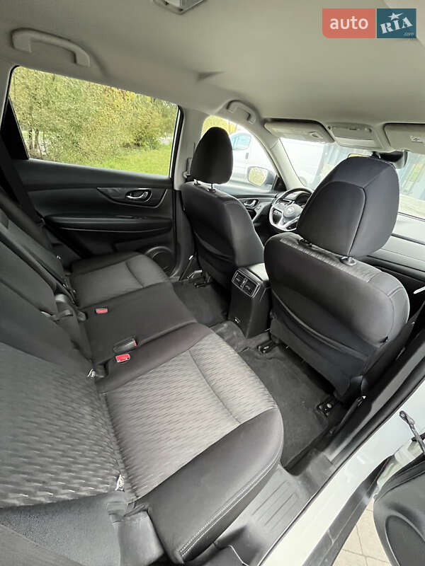 Внедорожник / Кроссовер Nissan Rogue 2019 в Львове