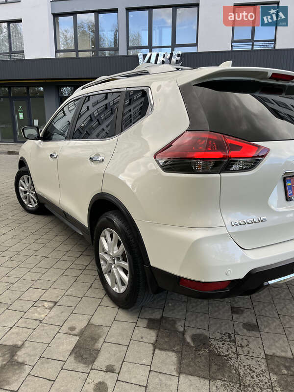 Внедорожник / Кроссовер Nissan Rogue 2019 в Львове