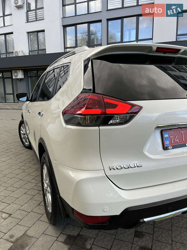 Внедорожник / Кроссовер Nissan Rogue 2019 в Львове