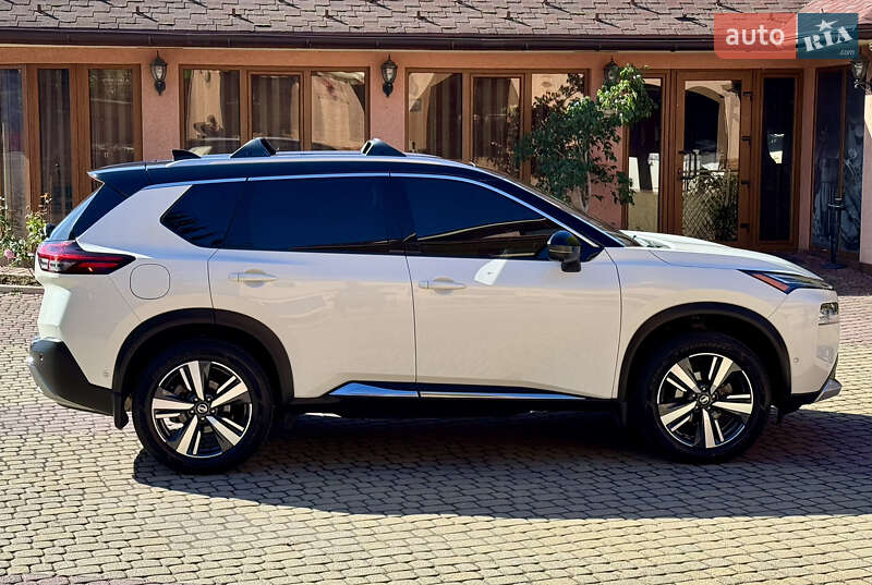 Внедорожник / Кроссовер Nissan Rogue 2021 в Мукачево