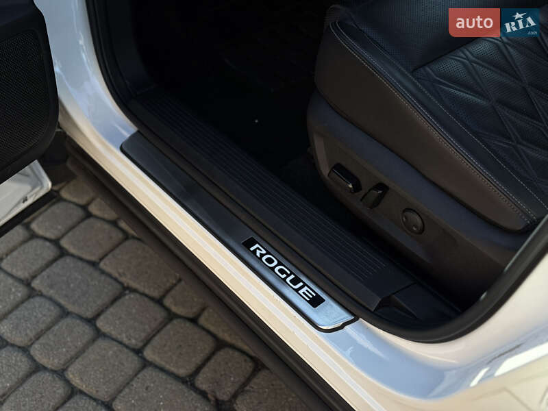 Внедорожник / Кроссовер Nissan Rogue 2021 в Мукачево