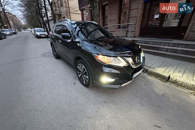Внедорожник / Кроссовер Nissan Rogue 2018 в Александрие