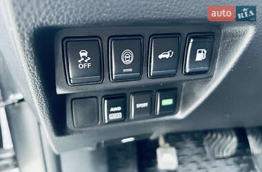 Внедорожник / Кроссовер Nissan Rogue 2019 в 