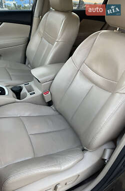 Внедорожник / Кроссовер Nissan Rogue 2014 в 