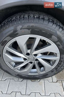 Внедорожник / Кроссовер Nissan Rogue 2014 в 