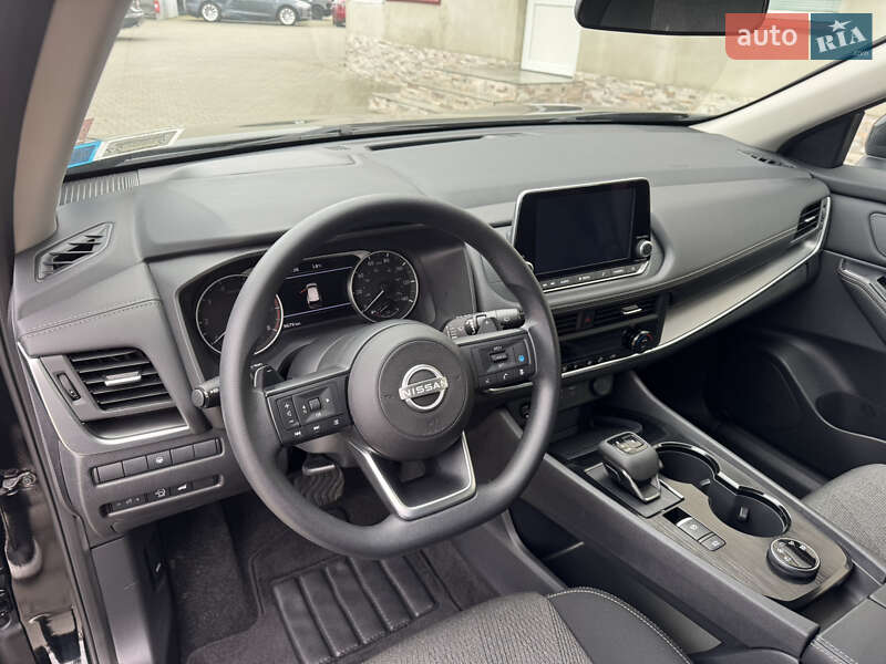 Внедорожник / Кроссовер Nissan Rogue 2024 в Луцке