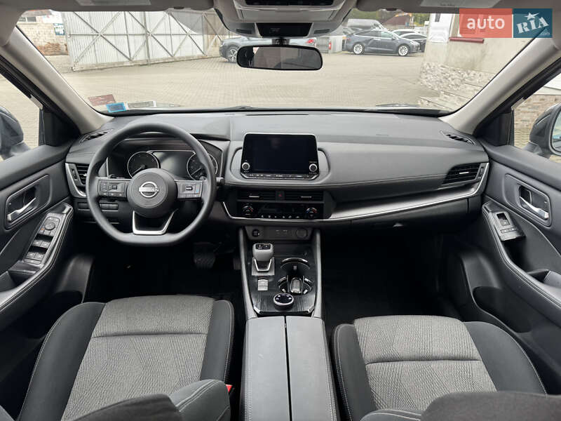 Внедорожник / Кроссовер Nissan Rogue 2024 в Луцке