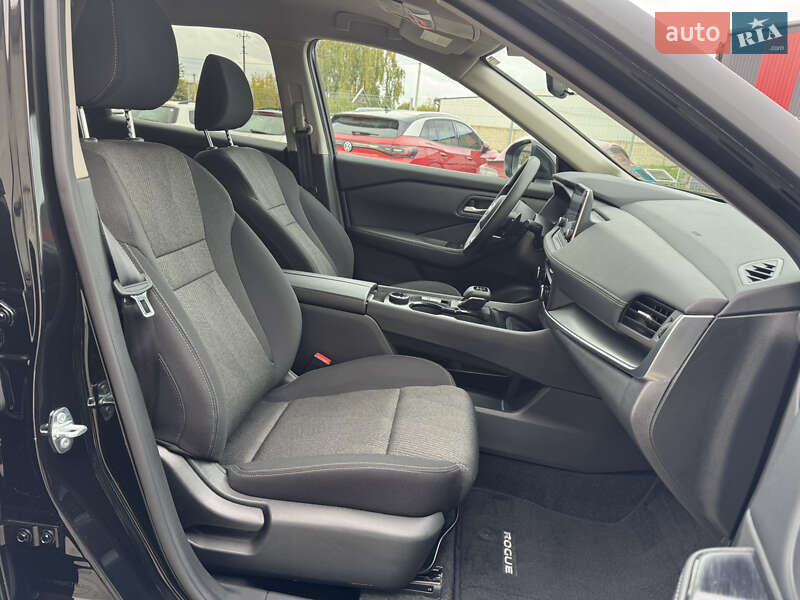 Внедорожник / Кроссовер Nissan Rogue 2024 в Луцке