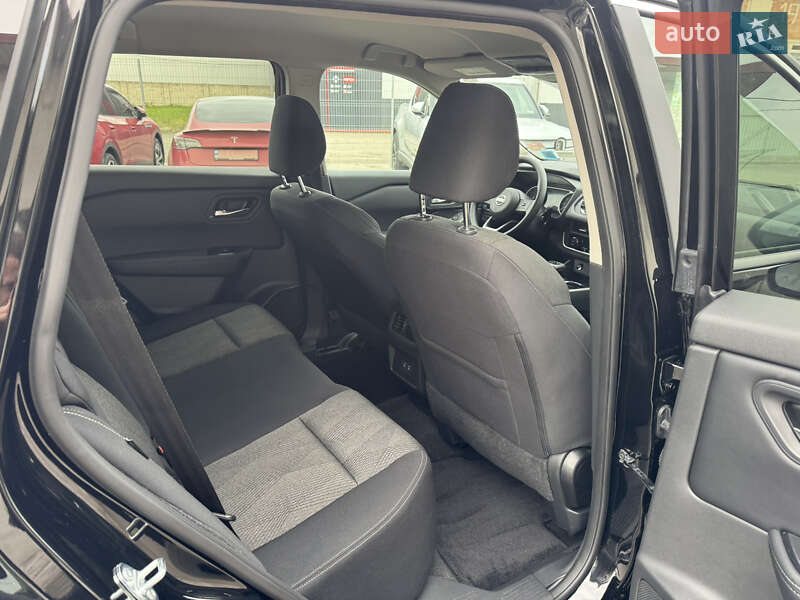 Внедорожник / Кроссовер Nissan Rogue 2024 в Луцке