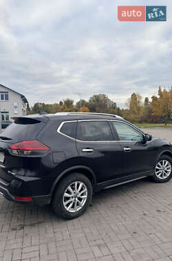Внедорожник / Кроссовер Nissan Rogue 2018 в 