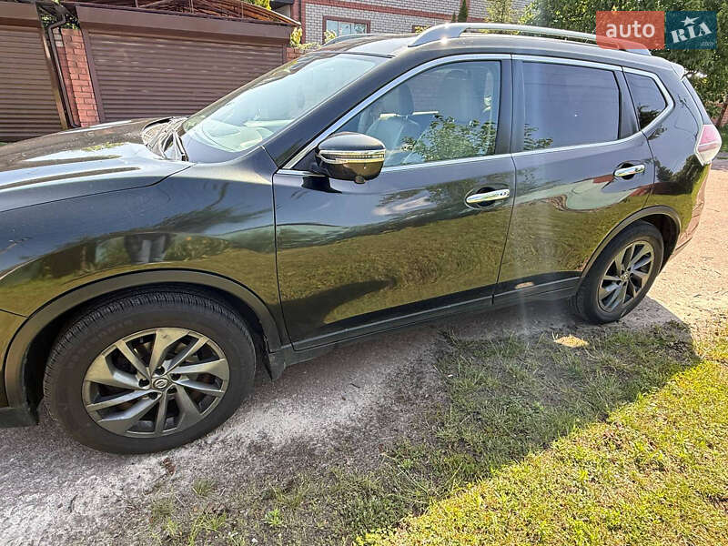 Позашляховик / Кросовер Nissan Rogue 2016 в Чернігові