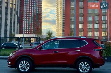 Внедорожник / Кроссовер Nissan Rogue 2016 в 