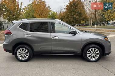 Позашляховик / Кросовер Nissan Rogue 2018 в 