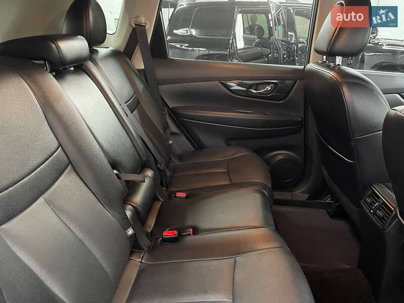 Внедорожник / Кроссовер Nissan Rogue 2016 в Днепре