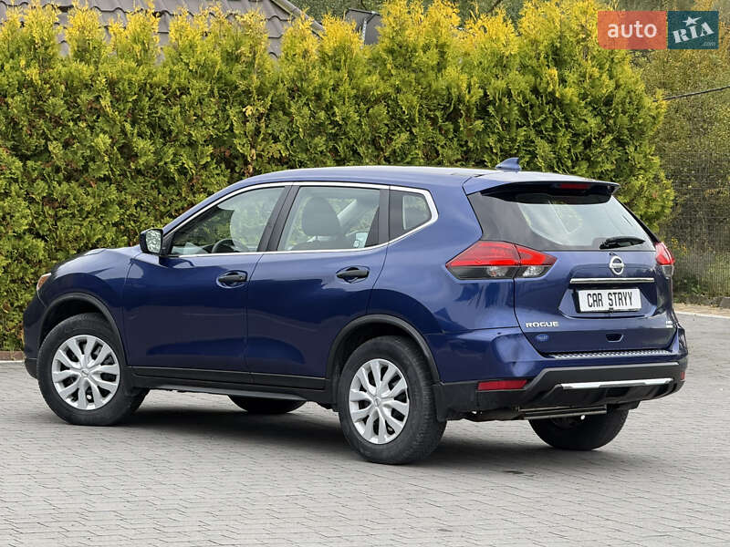 Внедорожник / Кроссовер Nissan Rogue 2017 в Стрые