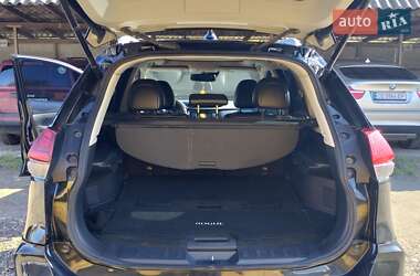 Позашляховик / Кросовер Nissan Rogue 2017 в Чернівцях