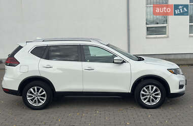Внедорожник / Кроссовер Nissan Rogue 2019 в 