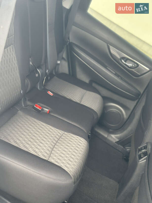 Внедорожник / Кроссовер Nissan Rogue 2019 в Житомире