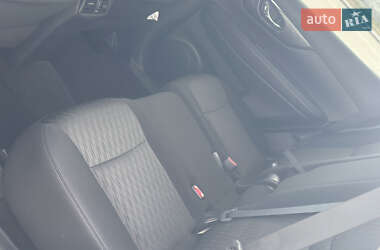 Внедорожник / Кроссовер Nissan Rogue 2019 в 