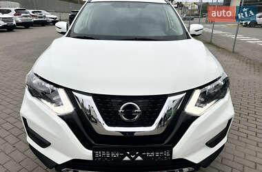 Внедорожник / Кроссовер Nissan Rogue 2017 в 