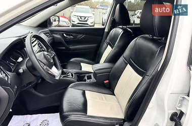 Внедорожник / Кроссовер Nissan Rogue 2017 в 