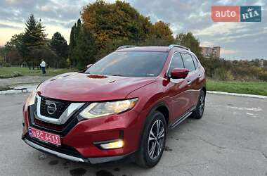 Внедорожник / Кроссовер Nissan Rogue 2017 в Ровно