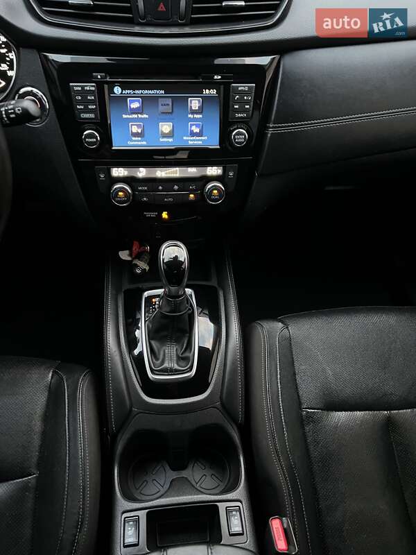 Внедорожник / Кроссовер Nissan Rogue 2017 в Ровно